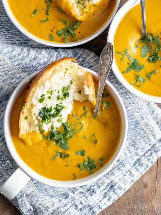 Healthy Pumpkin Soup (without cream!)