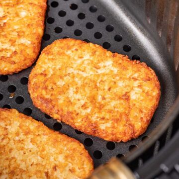 Close up of one hash brown.