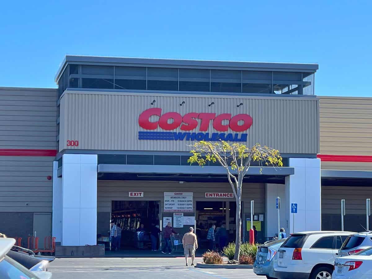 Photo of Costco warehouse.
